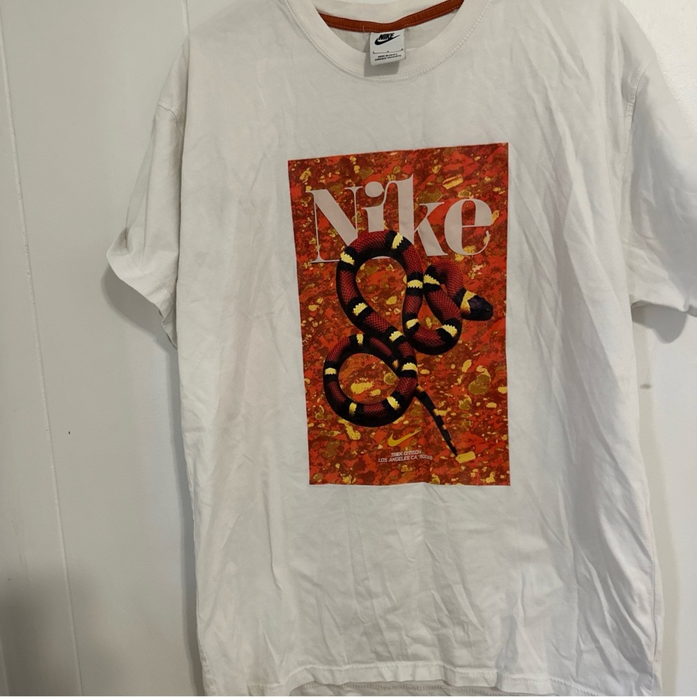 Nike Trek Division Snake Shirt Los Angeles CA Size L